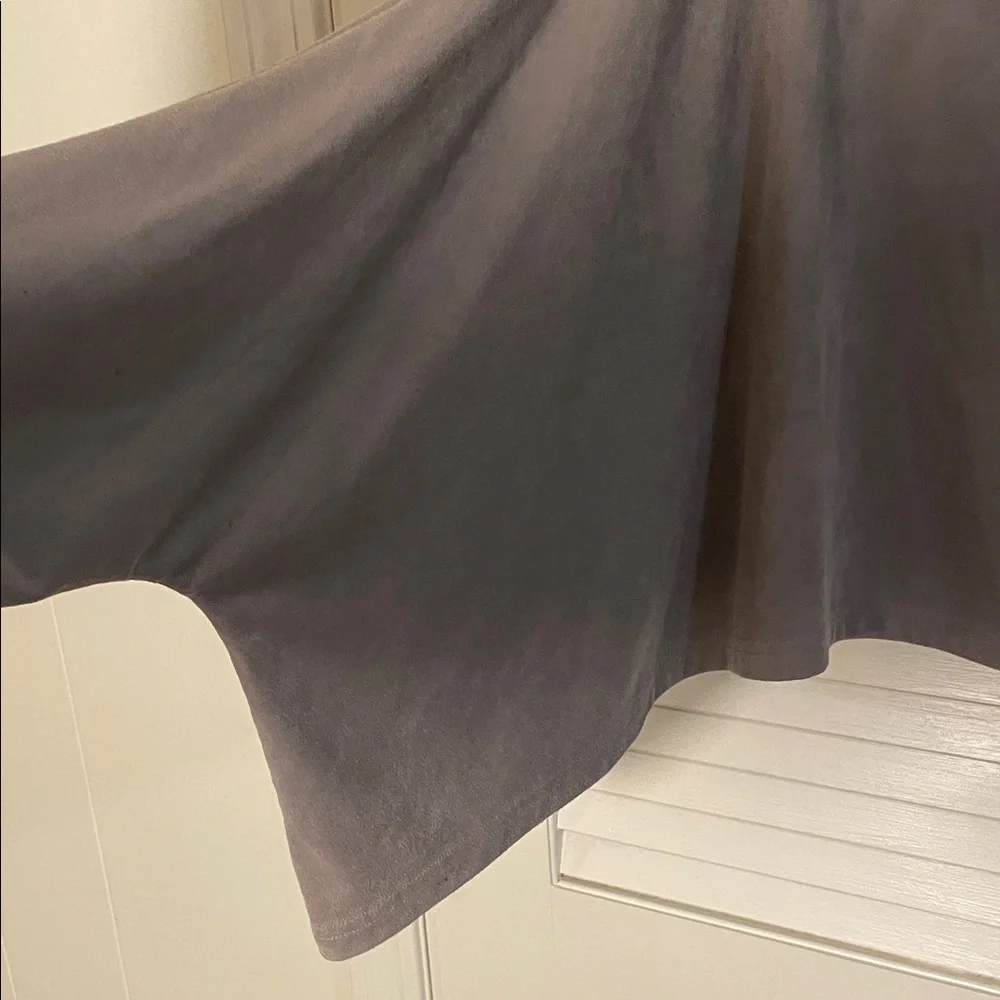 Lime & Vine Gray Taupe Faux Suede Cowl Neck Dolman Sleeve Cropped Top Overlay - Picture 3 of 7